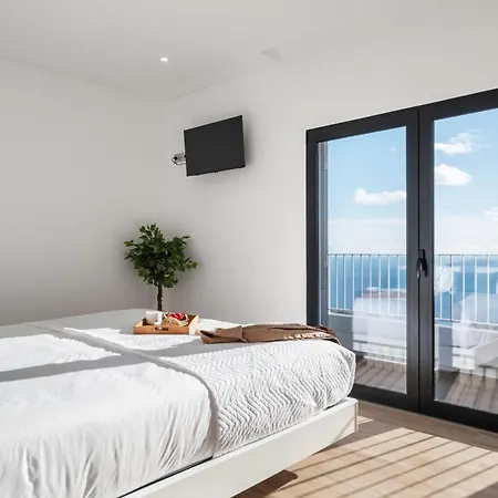 Vira By Kaamah Estreito de Câmara de Lobos